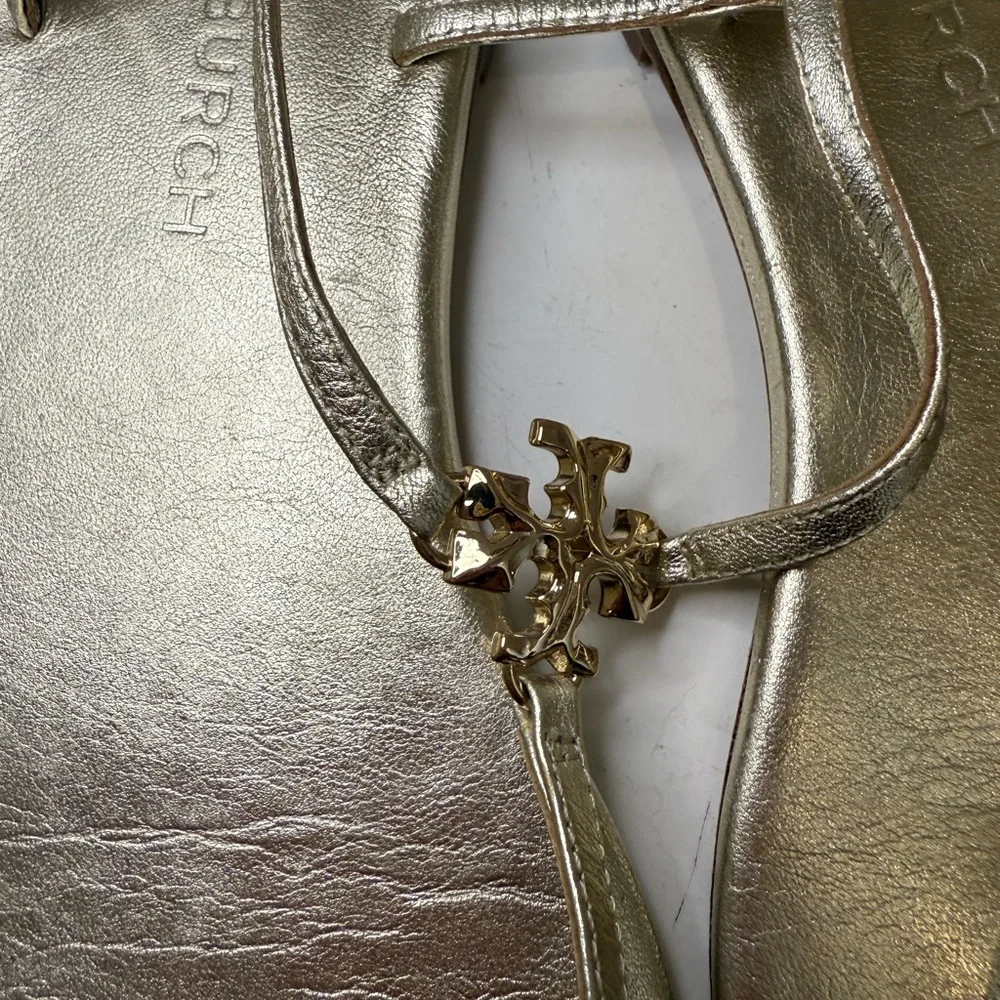 TORY BURCH Capri Strap Sandal Spark Gold Size 8 T-Strap Thong Metallic Logo